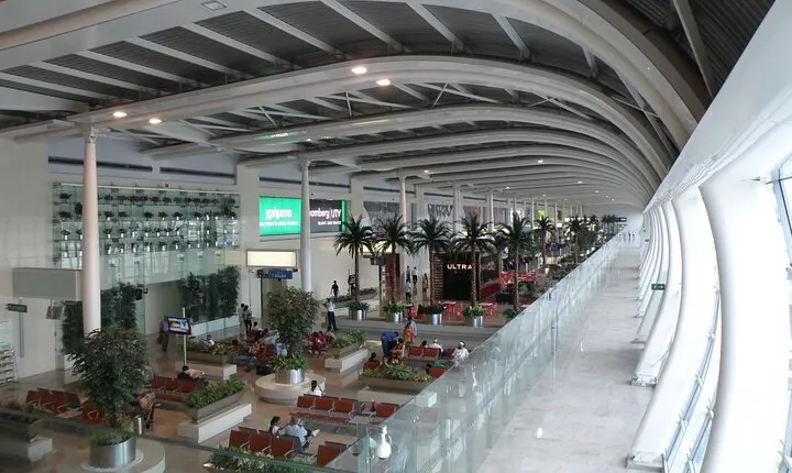 Private Transfer: Mumbai Airport to Hotel