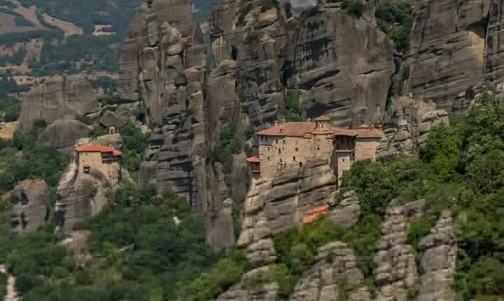 Amazing Morning Meteora Monasteries Tour