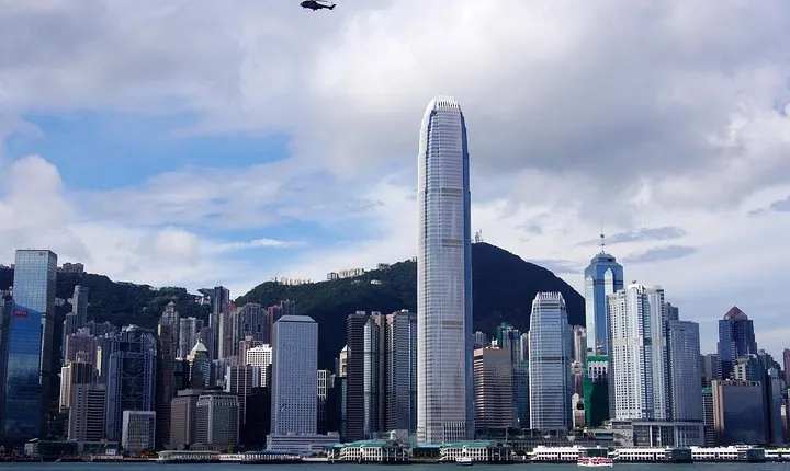 Day Tour to Hong Kong from Guangzhou by Round-way Bullet Train