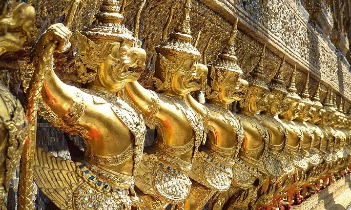 Bangkok's Grand Palace & Top Sights Private Walking Tour