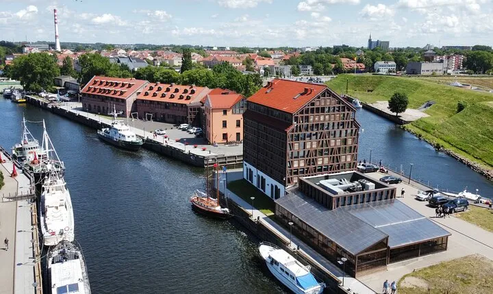 Private Old Klaipeda Guided Walking Tour
