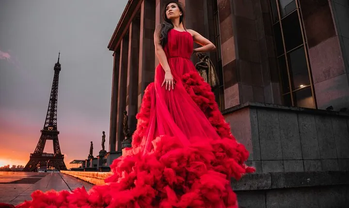Private Photoshoot near the Eiffel Tower and the Streets Around