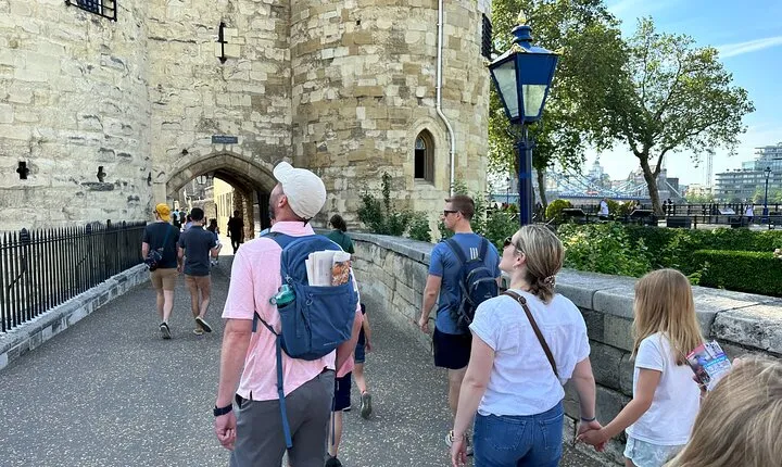 Kid-Friendly Private Tower of London Tour with Blue Badge Guide