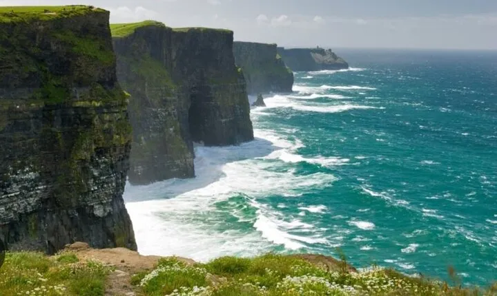 Cliffs of Moher, Burren and Bunratty with Private Chauffeur Tour 