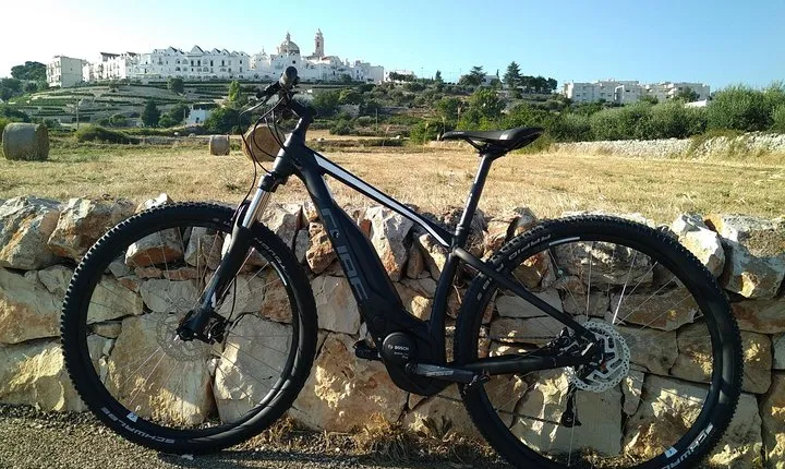 Ebike tours: the villages of Valle d'Itria and tasting of typical products