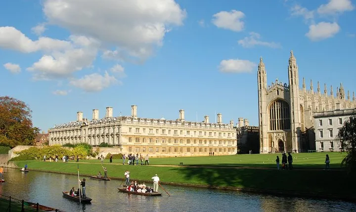 Private Chauffeured Van Tour of Cambridge from London