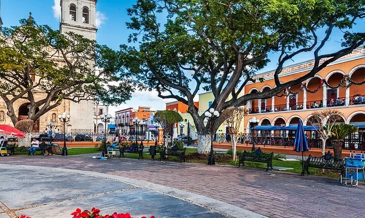 Private Romantic Walking Tour in San Francisco de Campeche