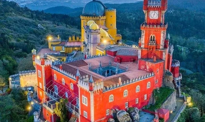 Sintra : Pena Palace / Sintra Town - Half Day Tour 