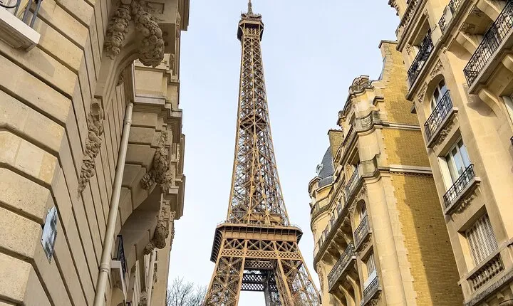 Eiffel Tower Guided Elevator Tour (Top Floor or 2nd Floor Option)