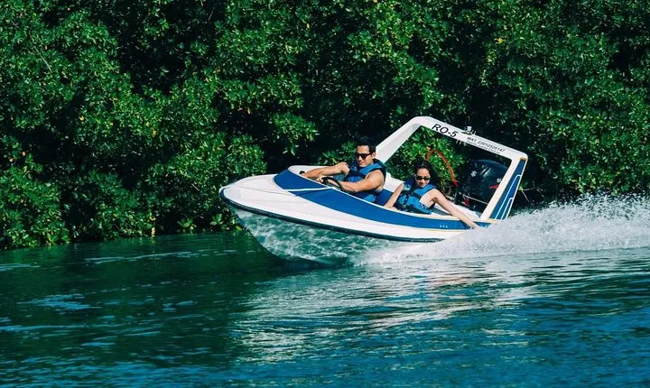 Speed Boat & Snorkel Tour with transportation ( only Cancun zone area)