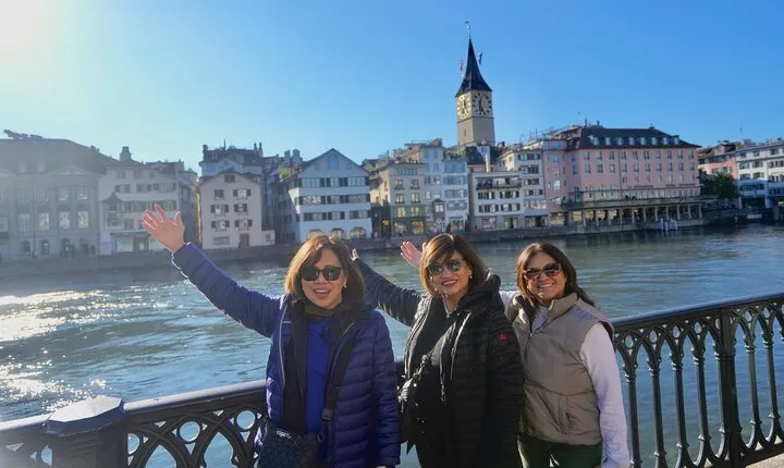 Private City Tour & Photoshoot with a Local in Zurich