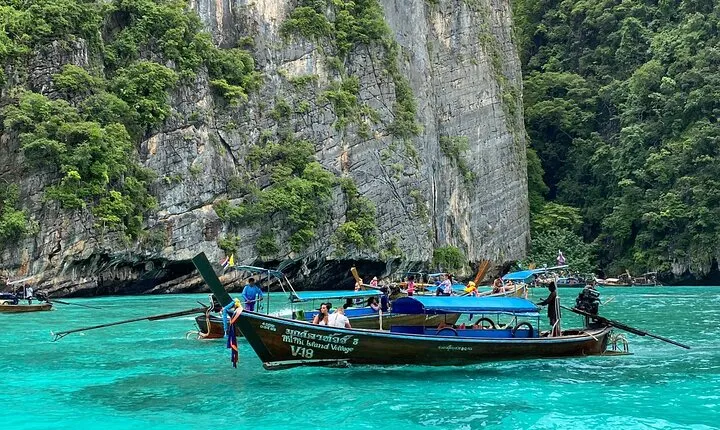 Phi Phi island Tour by Big Boat
