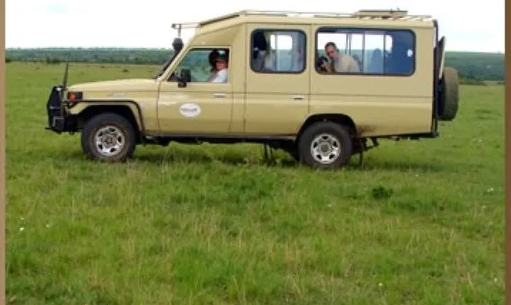 4 Day Group Safari Masai Mara & L Nakuru-4 WD