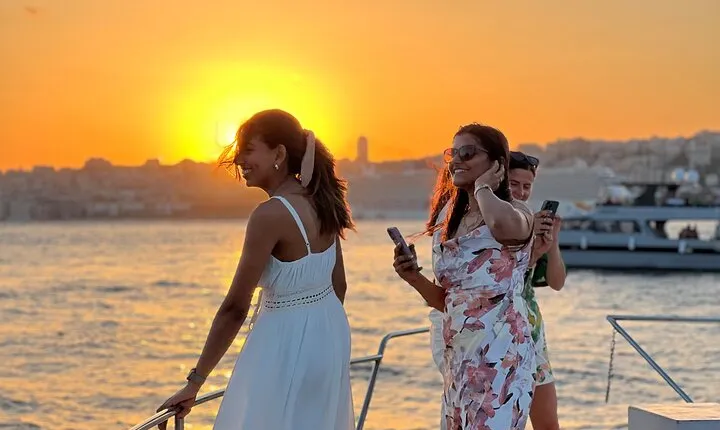 Istanbul Sunset Yacht Cruise on the Bosphorus with Transfers