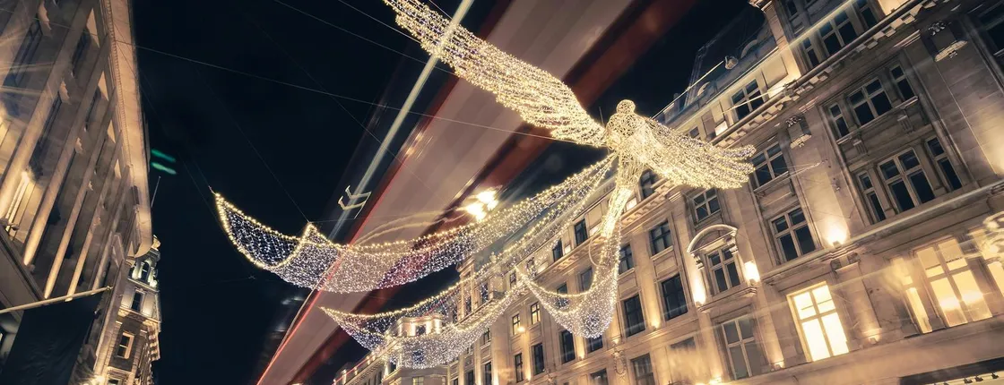 London Christmas Lights Tour by Vintage Double-Decker Bus