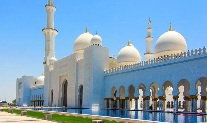 Small Group Abu Dhabi City and Sightseeing Tour From Dubai