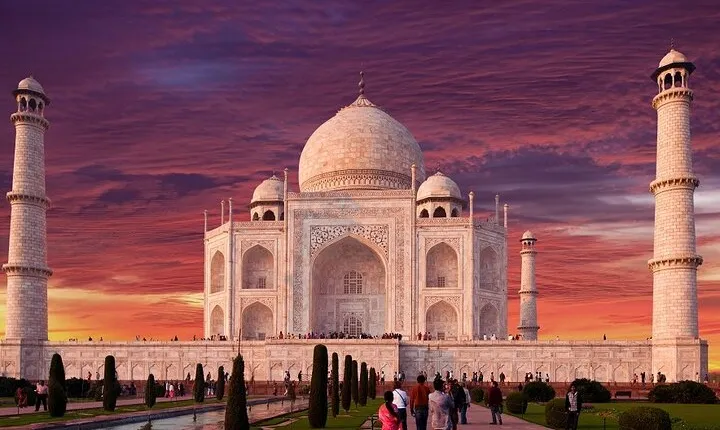 Private Guided Same Day Trip to Agra from Delhi by Road