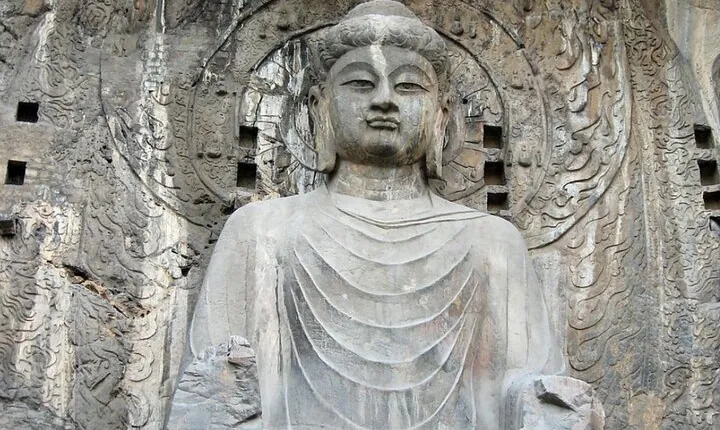 By bullet train from Xi'an to Luoyang Longmen grottoes&city tour