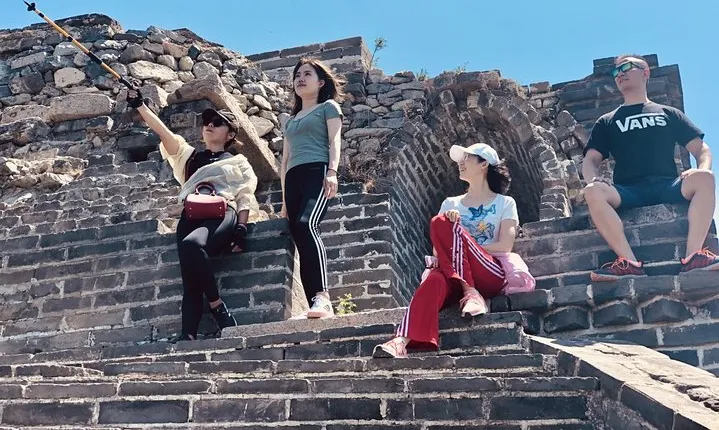 Private Hiking Day Tour: Unrestored Huanghuacheng Great Wall with Local Lunch