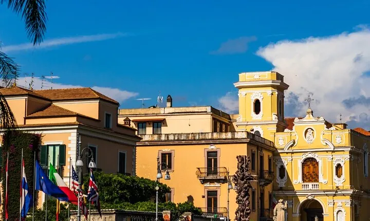 2-Hour Private Guided Walking Tour of Sorrento