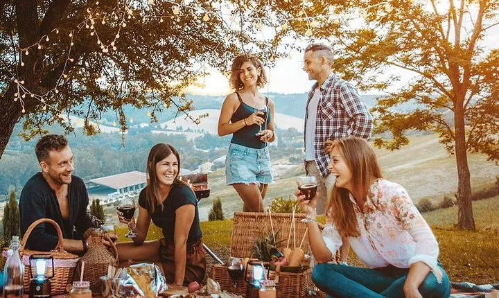 Picnic in the countryside in the heart of Chianti