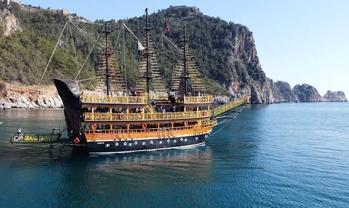 Alanya Grand Pirate Boat Tour with Lunch, Soft Drinks & Transfer