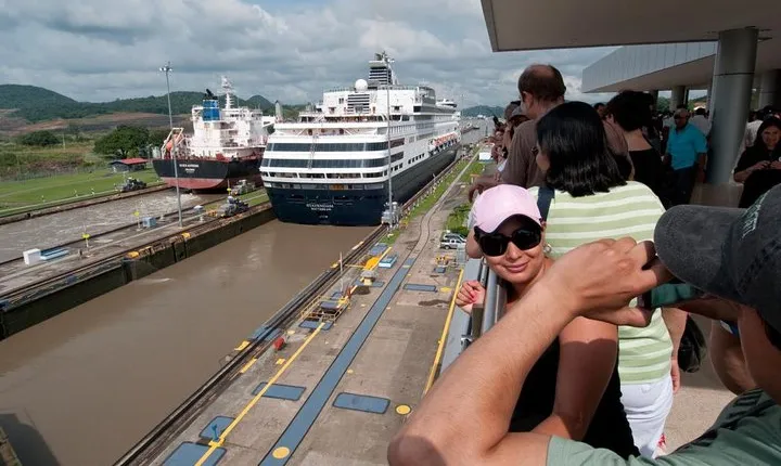 Private express cultural excursion in Panama City