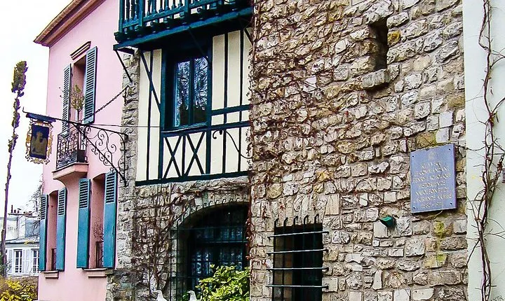 Montmartre Walking Tour with a Private Local Guide