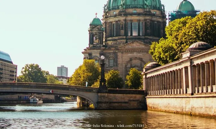 The Best of Berlin Highlights: Private Half-Day Walking Tour