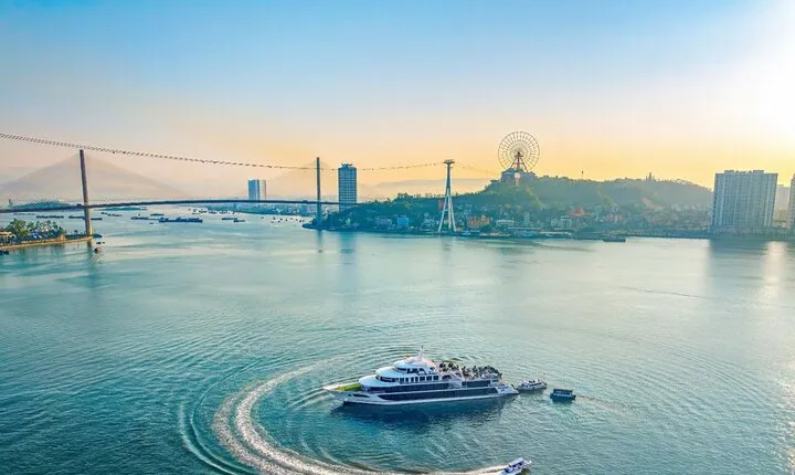 Halong Bay 5-Star Sea Octopus Cruise Pickup from Ha Long city