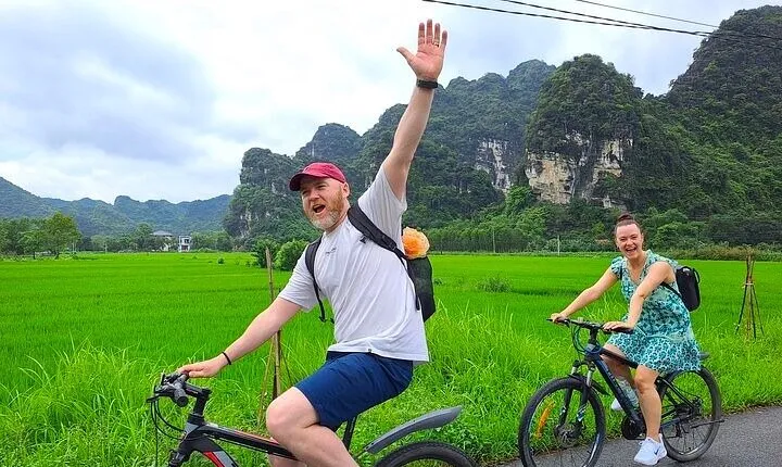 Private Ninh Binh Day Trip: Local Family, Trang An & Bich Dong
