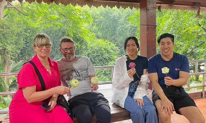 A Full Day Tour for Royal Palace, S21, Killing Fields & More