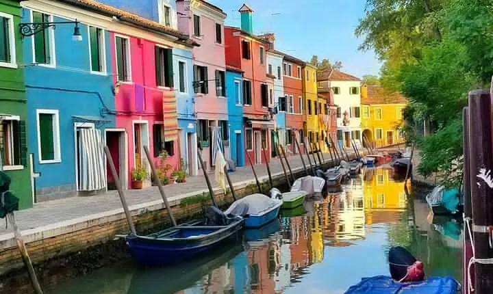 Half Day Boat Tour between Venice and the Islands