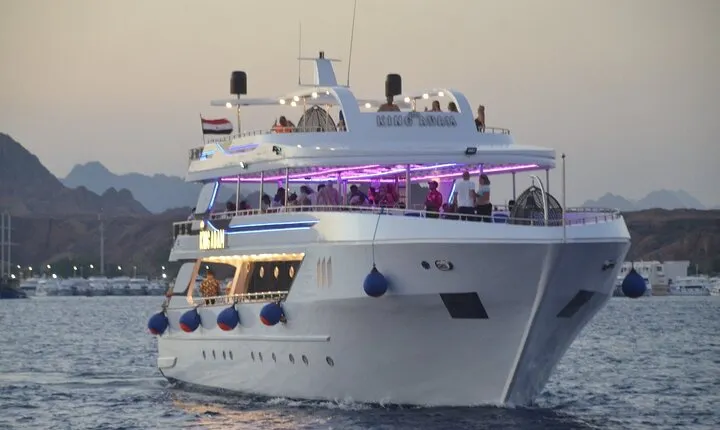 Dinner Cruise with Oriental Show & Seafood Buffet_Sharm El Sheikh