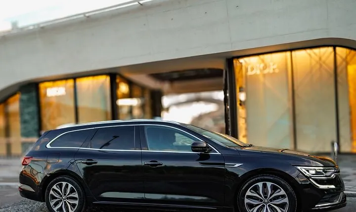 Costa Navarino Resort private transfer