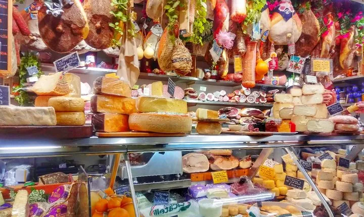 Tasty Florence Food Tour & Sightseeing around San Lorenzo Farmers Market & Duomo