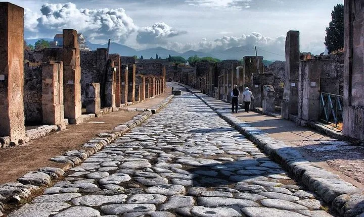 Pompeii & Mount Vesuvius Private Tour with Guide