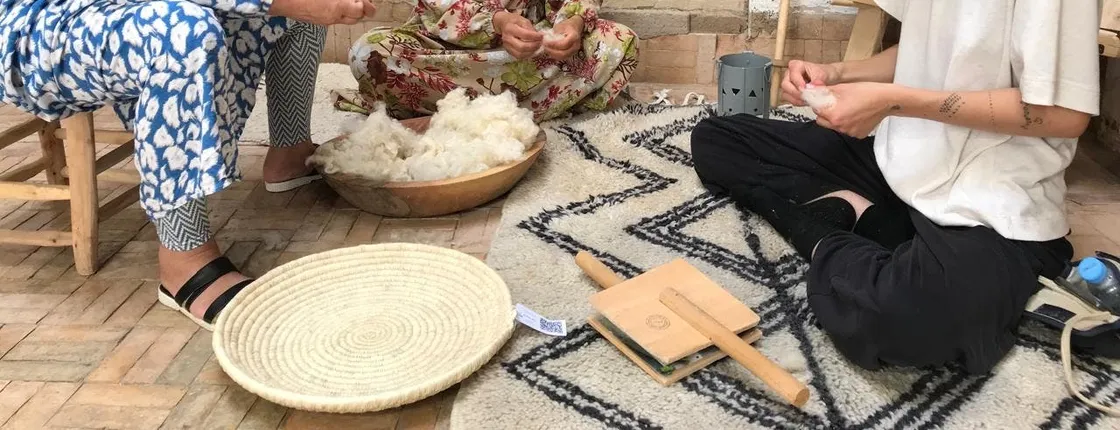 Fez experience in wool spinning workshop