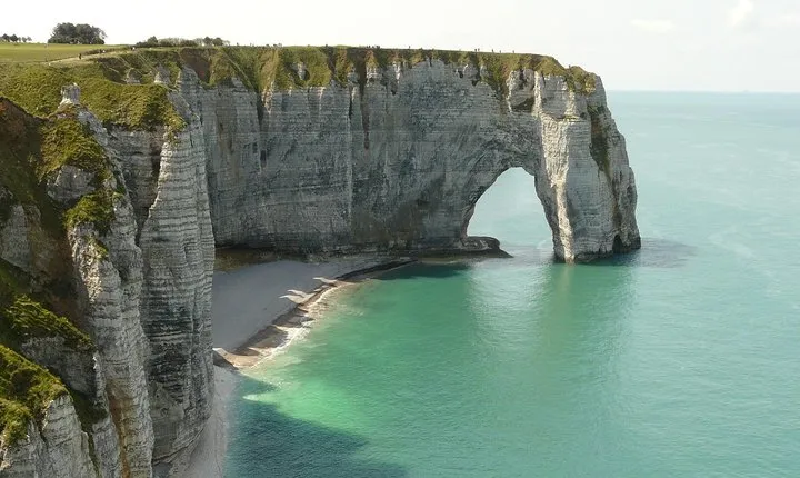 Etretat and Le Havre Private Day Trip from Paris
