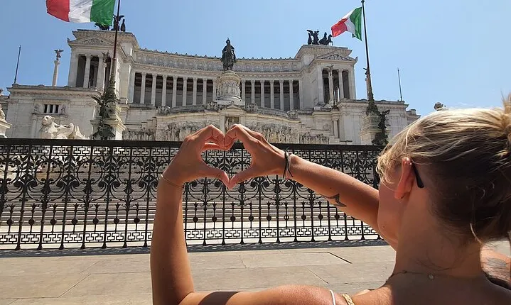 Rome Vittoriano Capitol Hill and Aracoeli Guided Tour with Maria