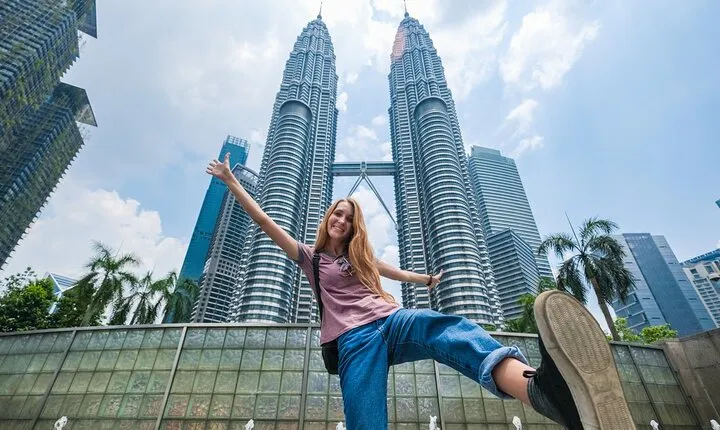 Private Kuala Lumpur City Tour : Petronas Twin Tower & Batu Caves
