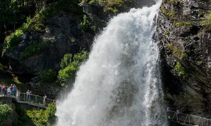 Private tour - Hardangerfjord, Voss Gondola & 4 Great Waterfalls