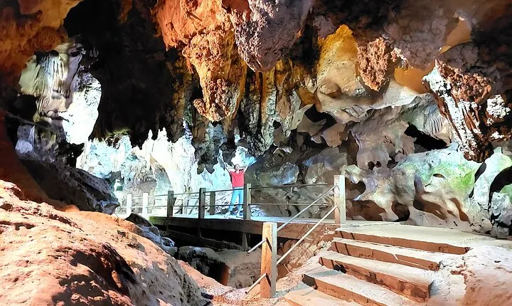 Private tour] Perfect day! Sticky waterfall + ChiangDao Cave + Wat BandenTemple