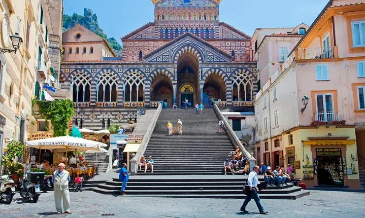 Scenic Amalfi Coast Drive: Guided Shared Day Trip from Sorrento