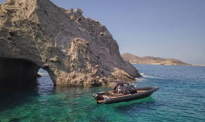 Private Cruise: PAROS – ANTIPAROS – DESPOTIKO - PANTERONISIA