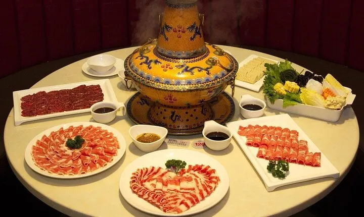 Beijing Hutong Neighborhood: Food and Dinner Tour