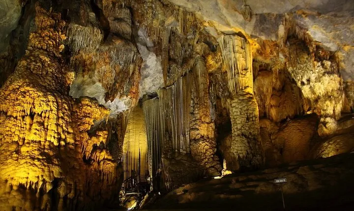 Mua Cave, Local family and Thien Ha Cave Private Ninh Binh Tour 