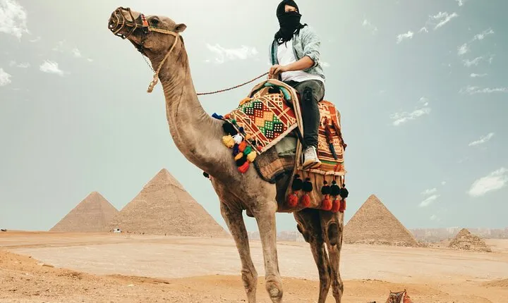 Cairo private 8 hours tour pyramids, Egyptian museum & bazaar