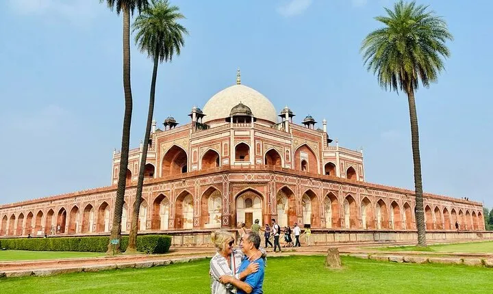 All Inclusive Full Day Old and New Delhi Tour with Entrance