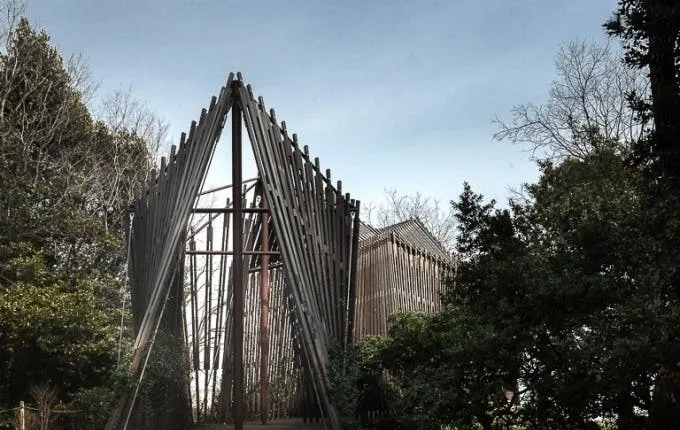 Borges Labyrinth, Wood of the Foundation and the Vatican chapels tour with audio guide